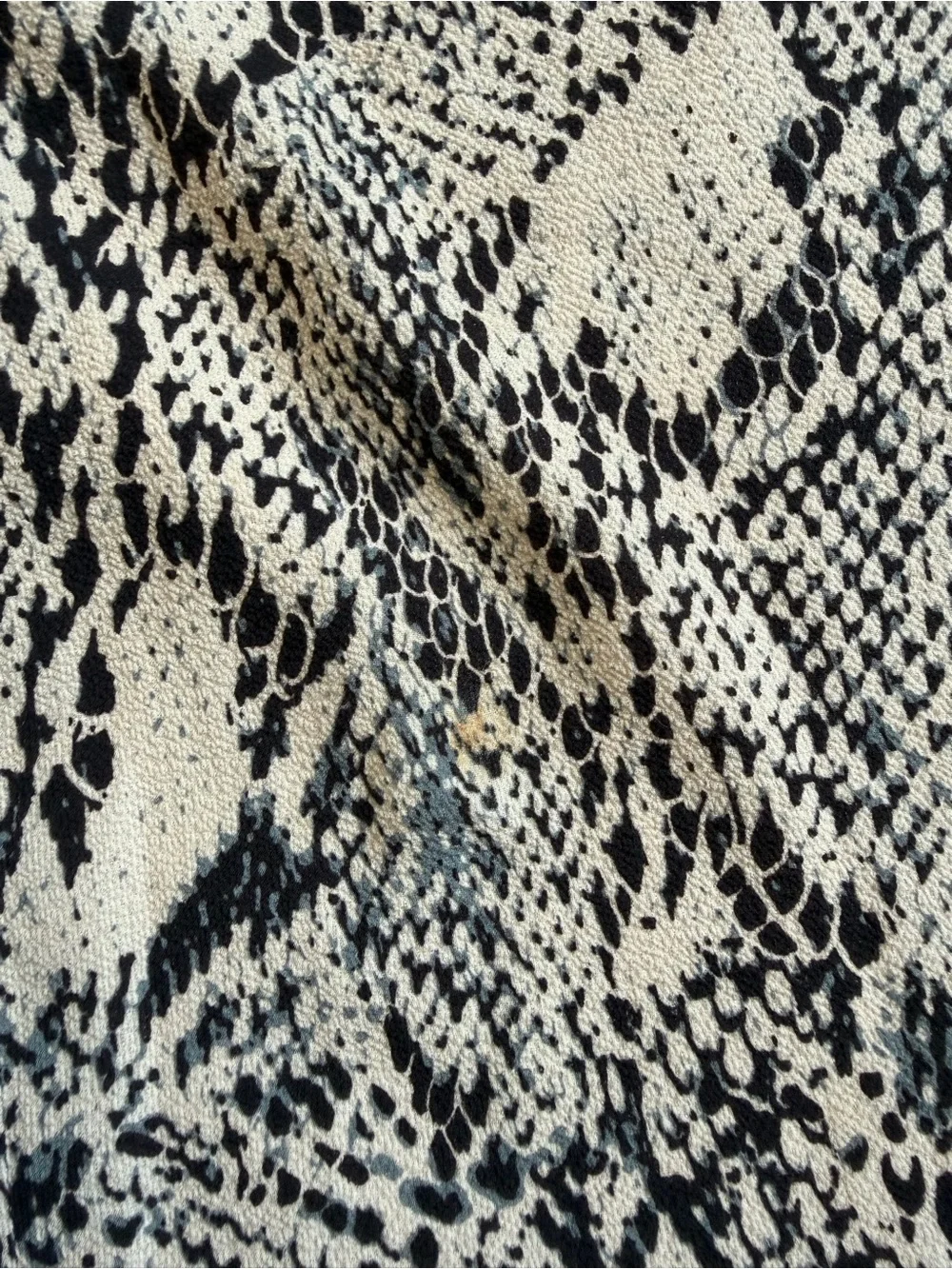 A Love Like You Women’s Snake Print Wrap Skort Size Large Beige Black.